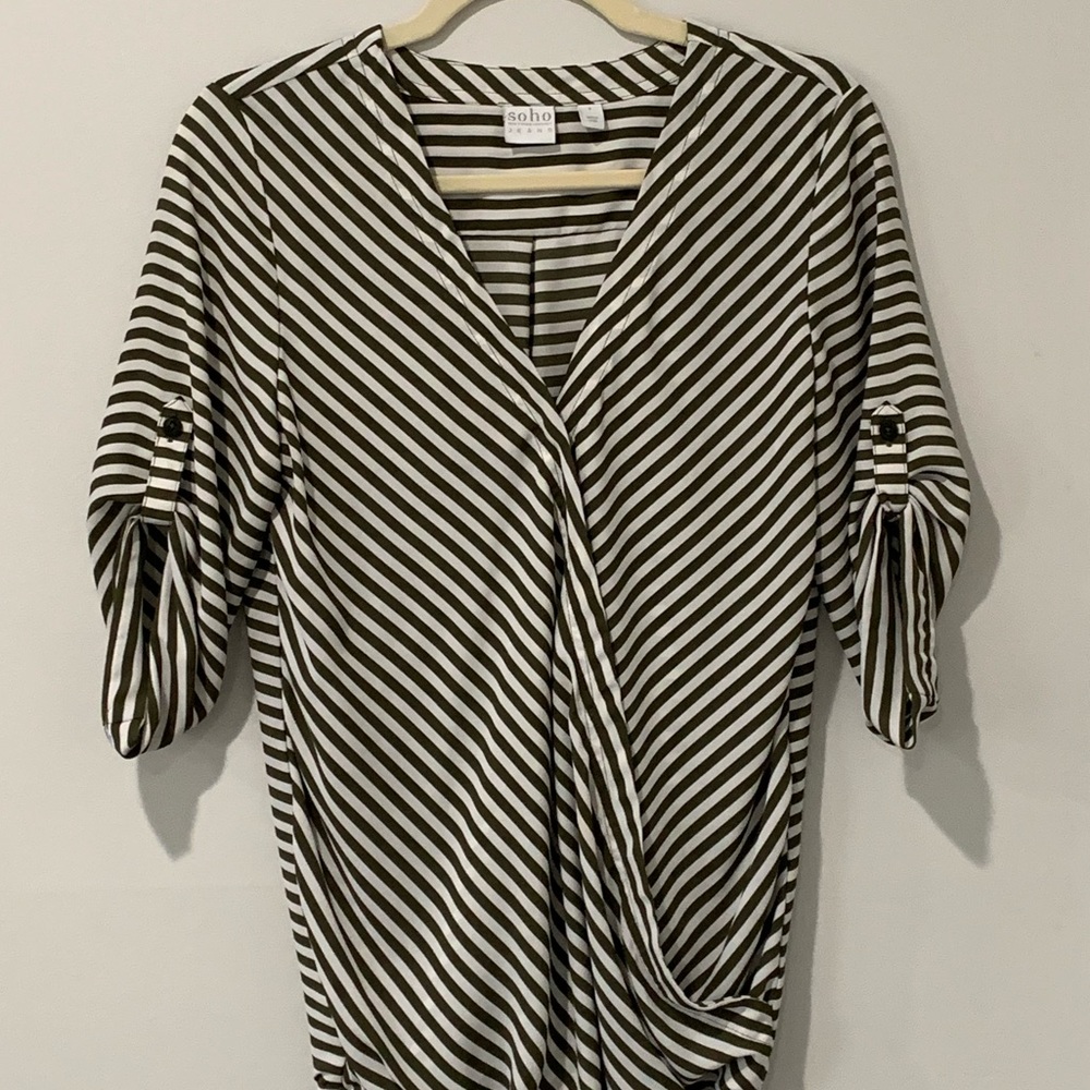 New York and company shirt